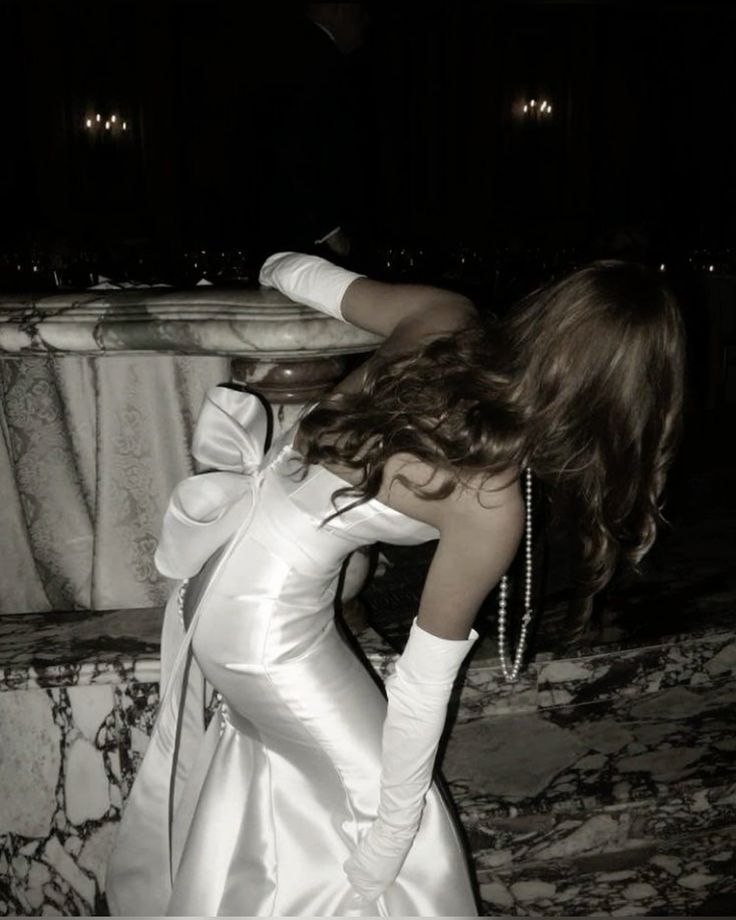 Strapless White Satin Mermaid Wedding Dresses With Bowknot cg25323