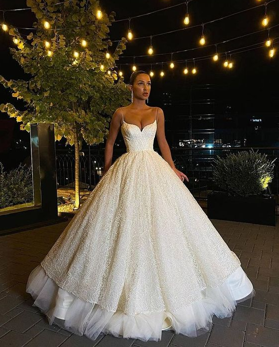 Classy Spaghetti Straps Lace Ball Gown Wedding Dress cg25179