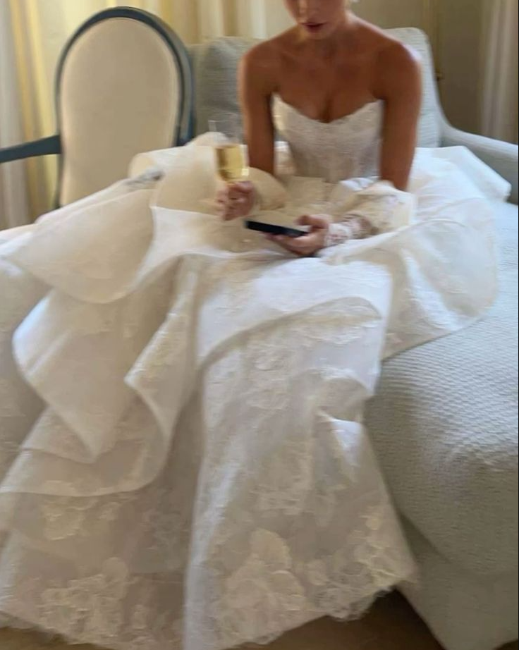 A Line Strapless Lace Beautiful Long Wedding Dress cg25320