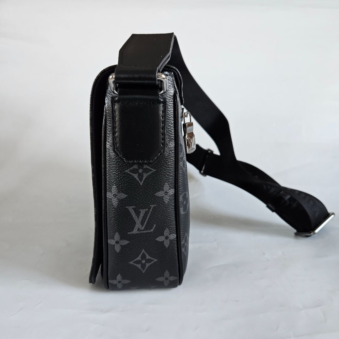 Louis Vuitton District PM Messenger Mens Bag