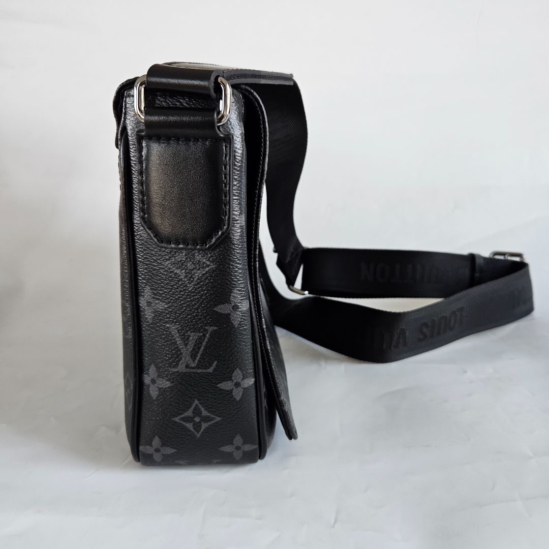 Louis Vuitton District PM Messenger Mens Bag