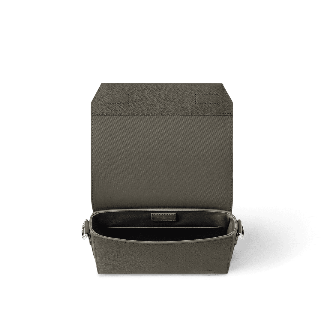 Louis Vuitton M25125 Takeoff Messenger PM