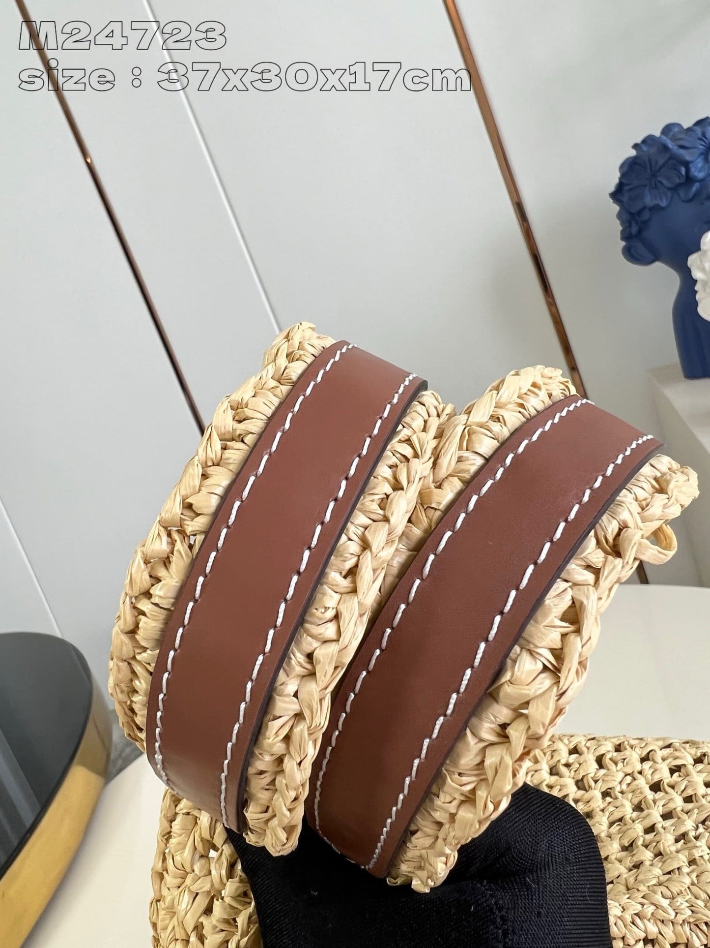 Louis Vuitton M24723 OnTheGo MM