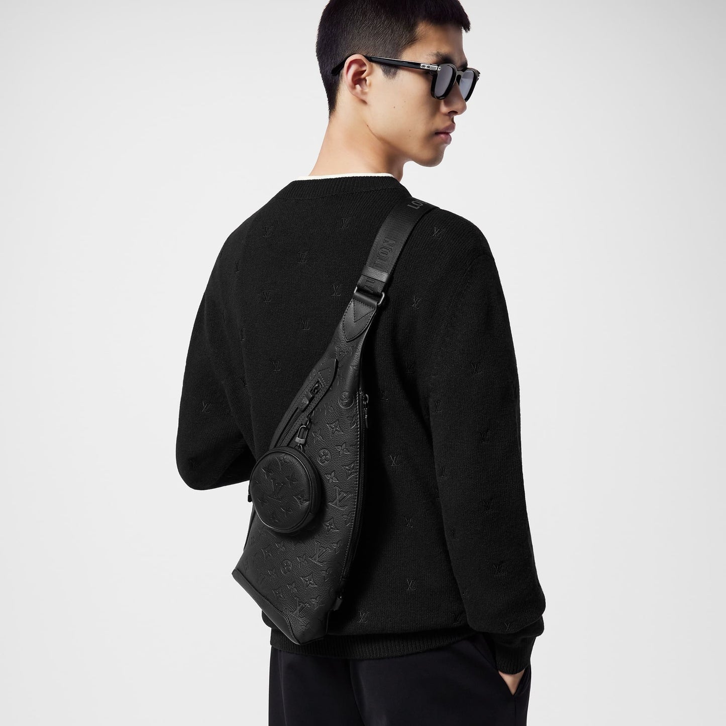 Louis Vuitton M21890 Duo Slingbag