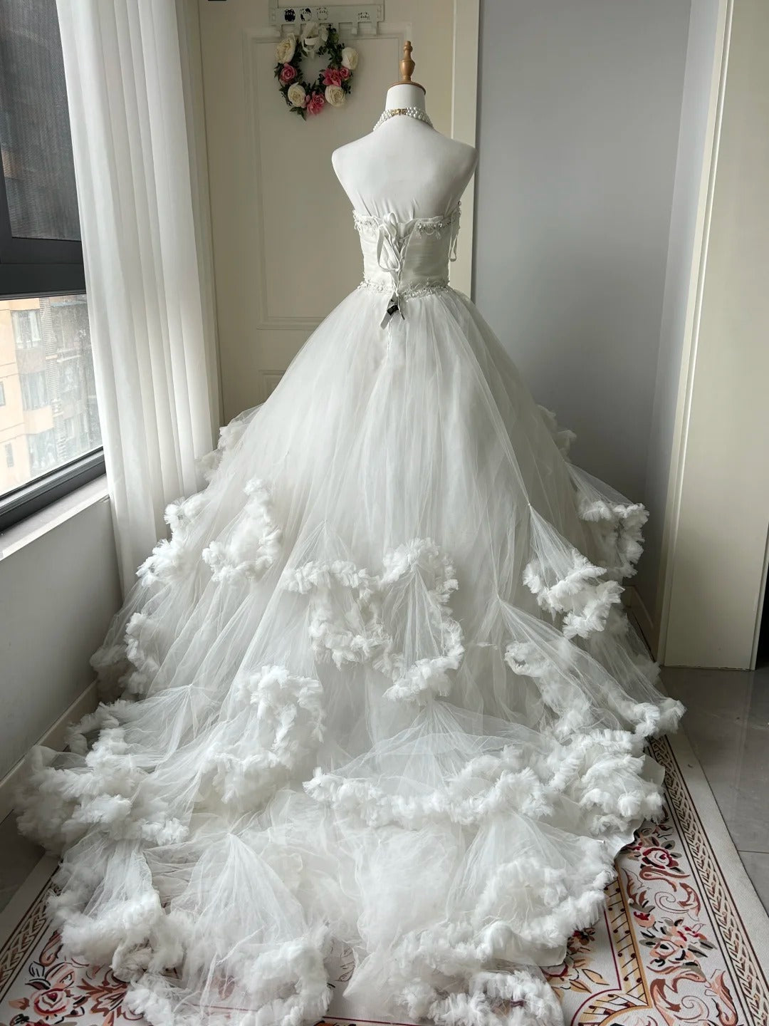 A Line White Tulle Strapless Wedding Dress Sleeveless Long Bridal Dress cg25992