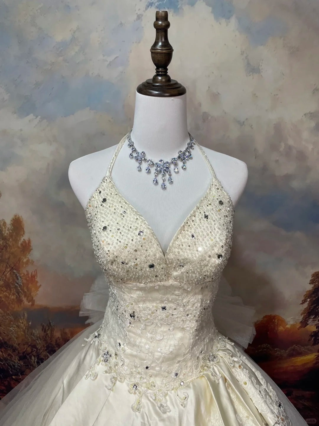 A Line Tulle Lace V Neck Wedding Dresses, Sleeveless Party Gowns cg25564