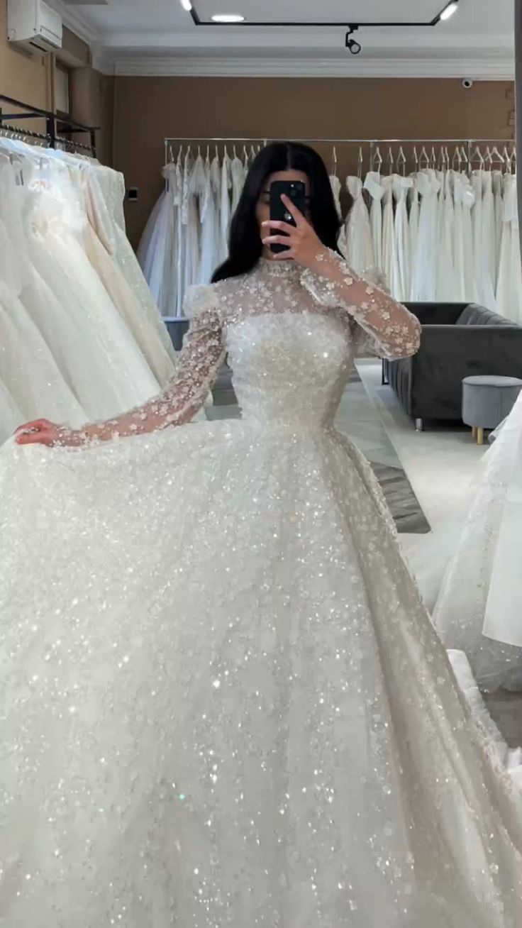 Luxury A-line Wedding Dress Square Neck Long Sleeves Lace Sequin Bridal Gown cg26038
