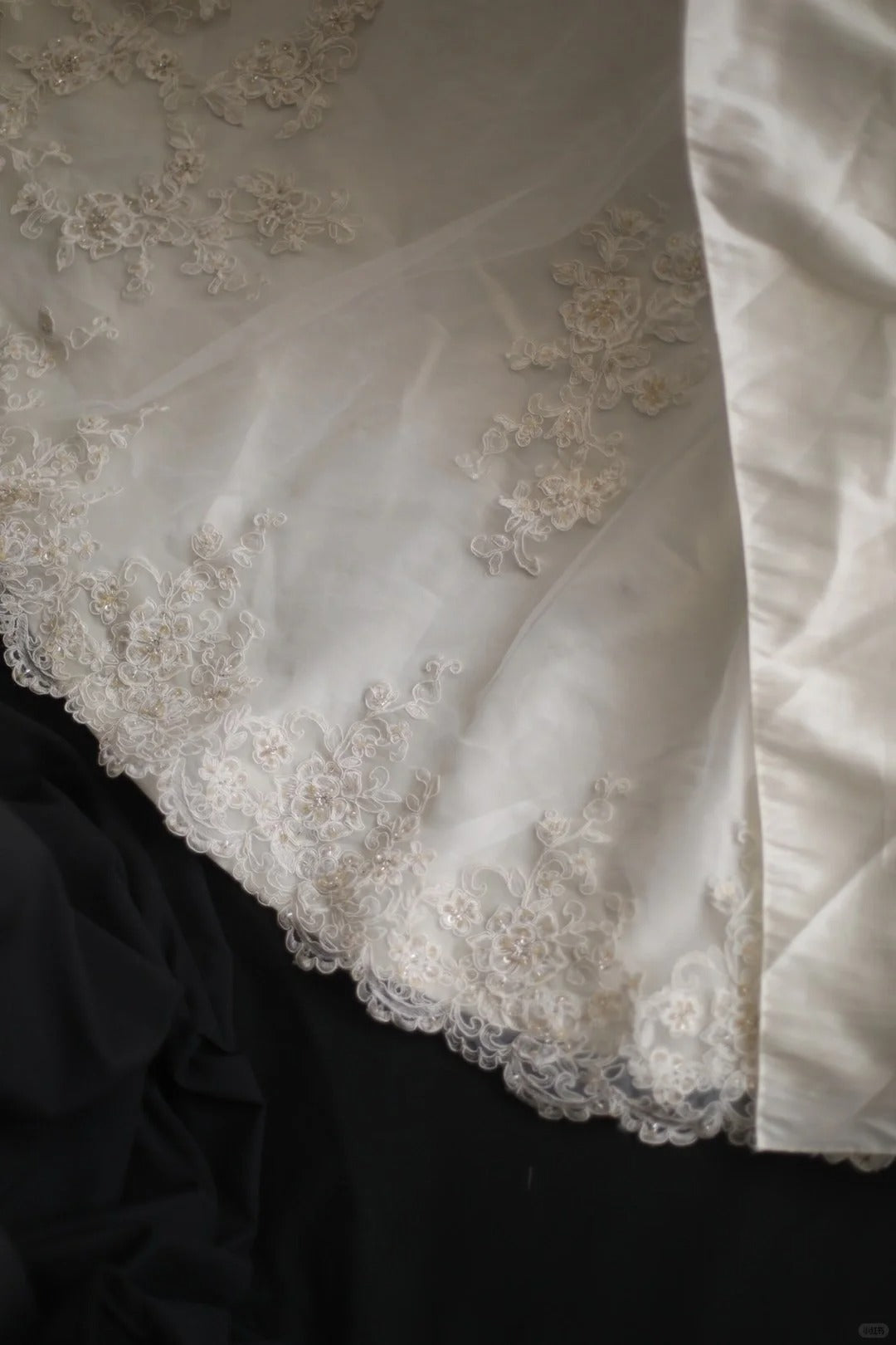 White Lace Wedding Dress Sleeveless Long Wedding Dress cg25928