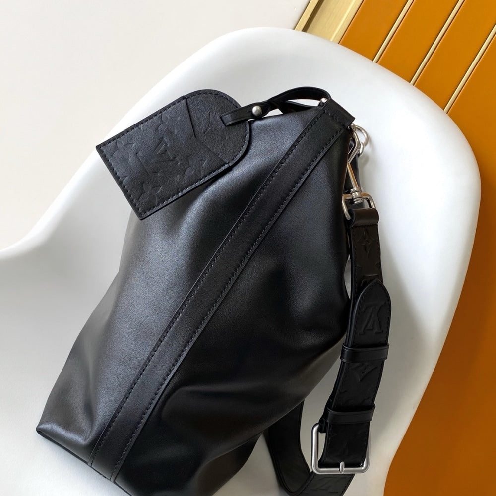 LOUIS VUITTON VAGABOND HOBO LV NIGHT BLACK 48CM M13986