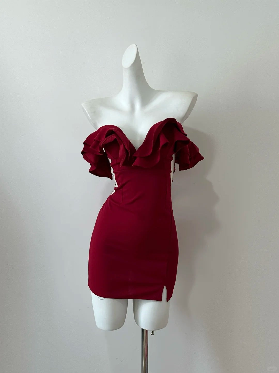 Red/Black Fashion Elegant Ruffle Neckline Short Satin Homecoming Dress Prom Dress Evening Dress Party Dress Ball Gown gh4043