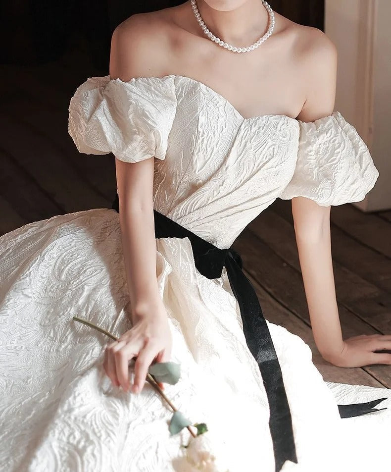 White Elegant Fashion Elegant Textured Long Satin short sleeves Floor-Length Prom Dress Evening Dress Princess Graduation Dress Adult Ceremony Dress gh3845