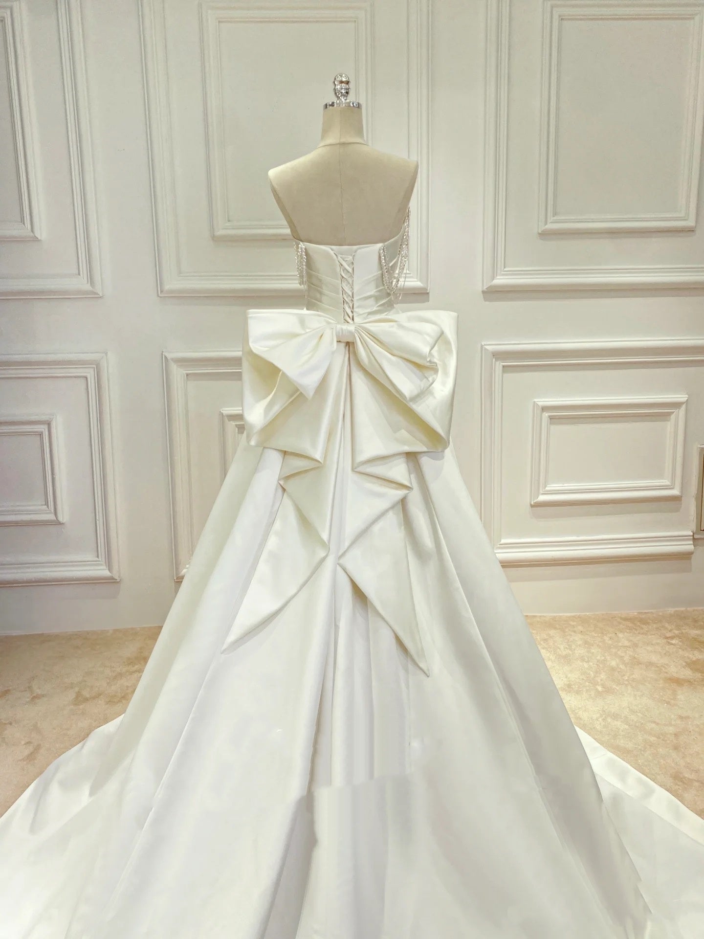 Classic Bridal Gown Sheath Sweetheart Satin Long White Wedding Dresses Elegant Bridal Gowns DH749