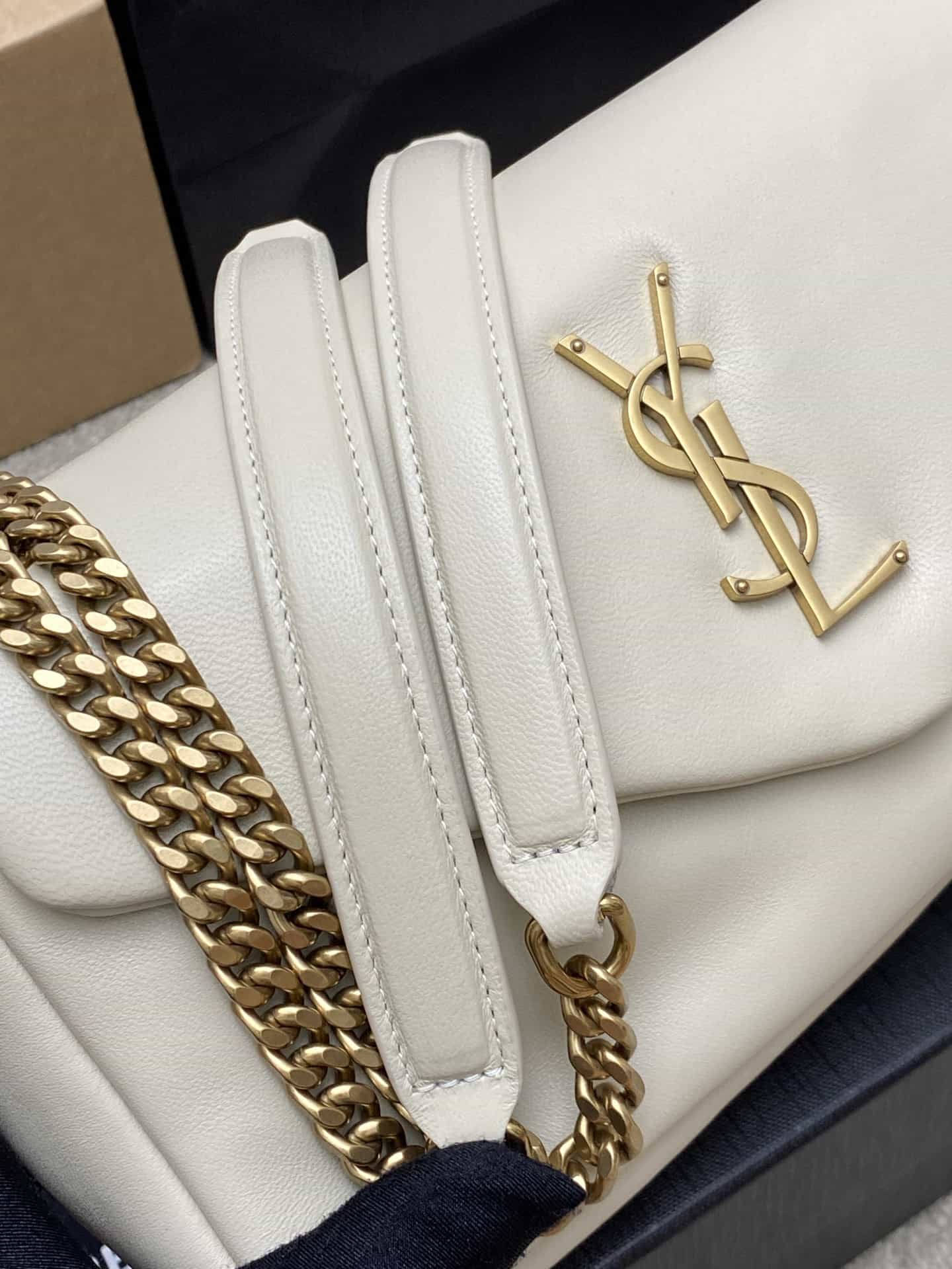 Saint Laurent Manhattan leather handbag