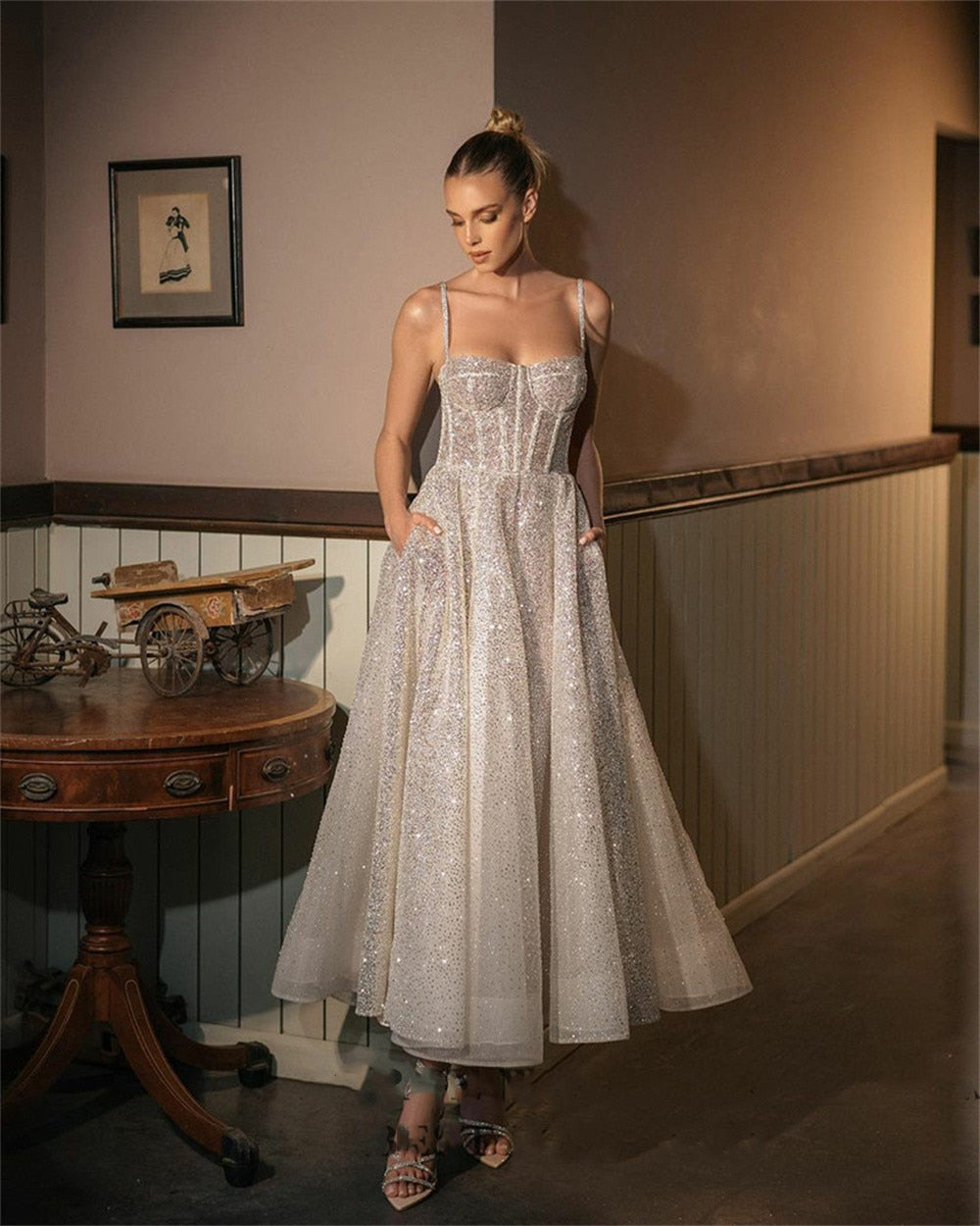 loveedsTM- Sequins Spaghetti Straps Knee Evening Dresses Glitter A-line Wedding Dress Flash Vestidos De Fiesta Vestidos De Noche