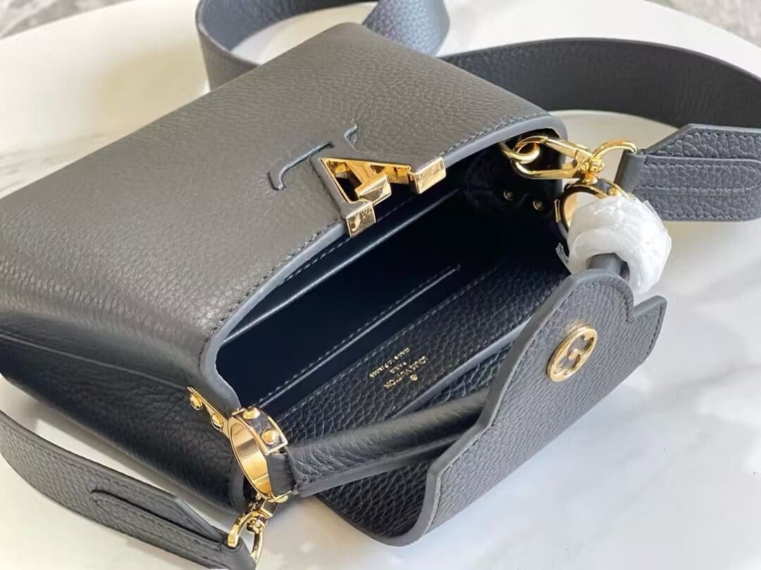 Louis Vuitton M56071 Capucines Mini