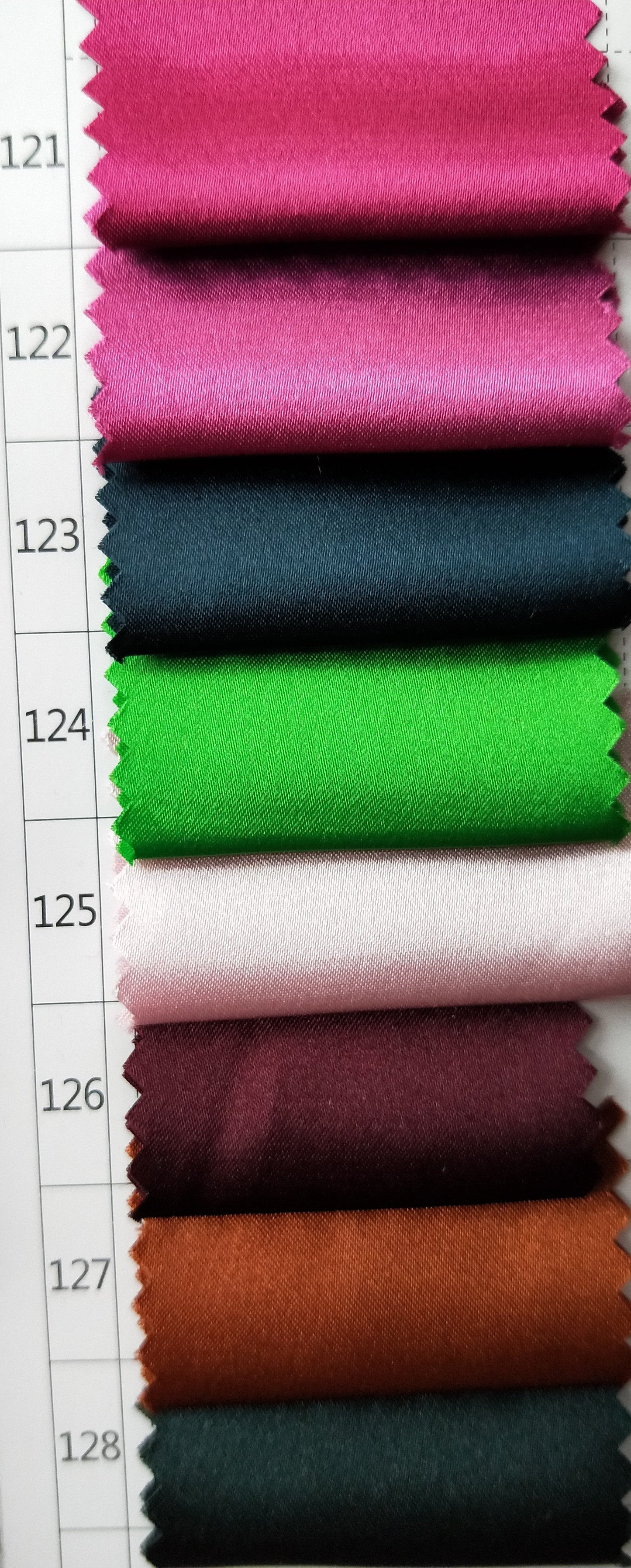 Slim-fitting Purple Long Evening Gown with Halter Neckline