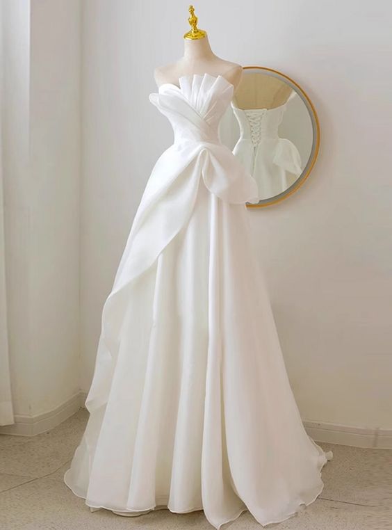 White Strapless Pleats Wedding Dress fg4910