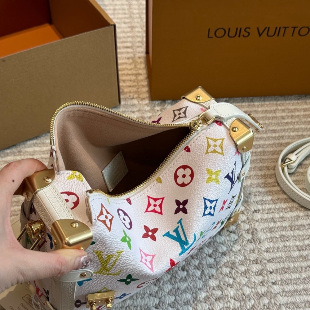 LOUIS VUITTON X TAKASHI MURAKAMI SIDE TRUNK MM BAG MULTICOLORE BLANC 23CM M14046