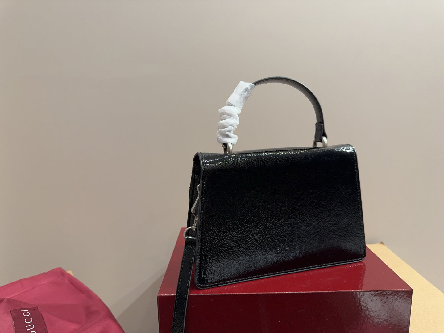 Gucci Glossy Black Handbag Crossbody 24x17cm