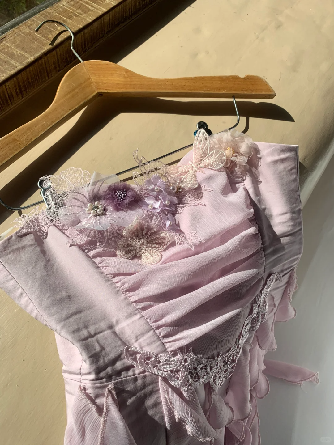 Pretty Strapless Chiffon Ruffled Appliques Short Vacation Dress Lavender Homecoming Dress S406