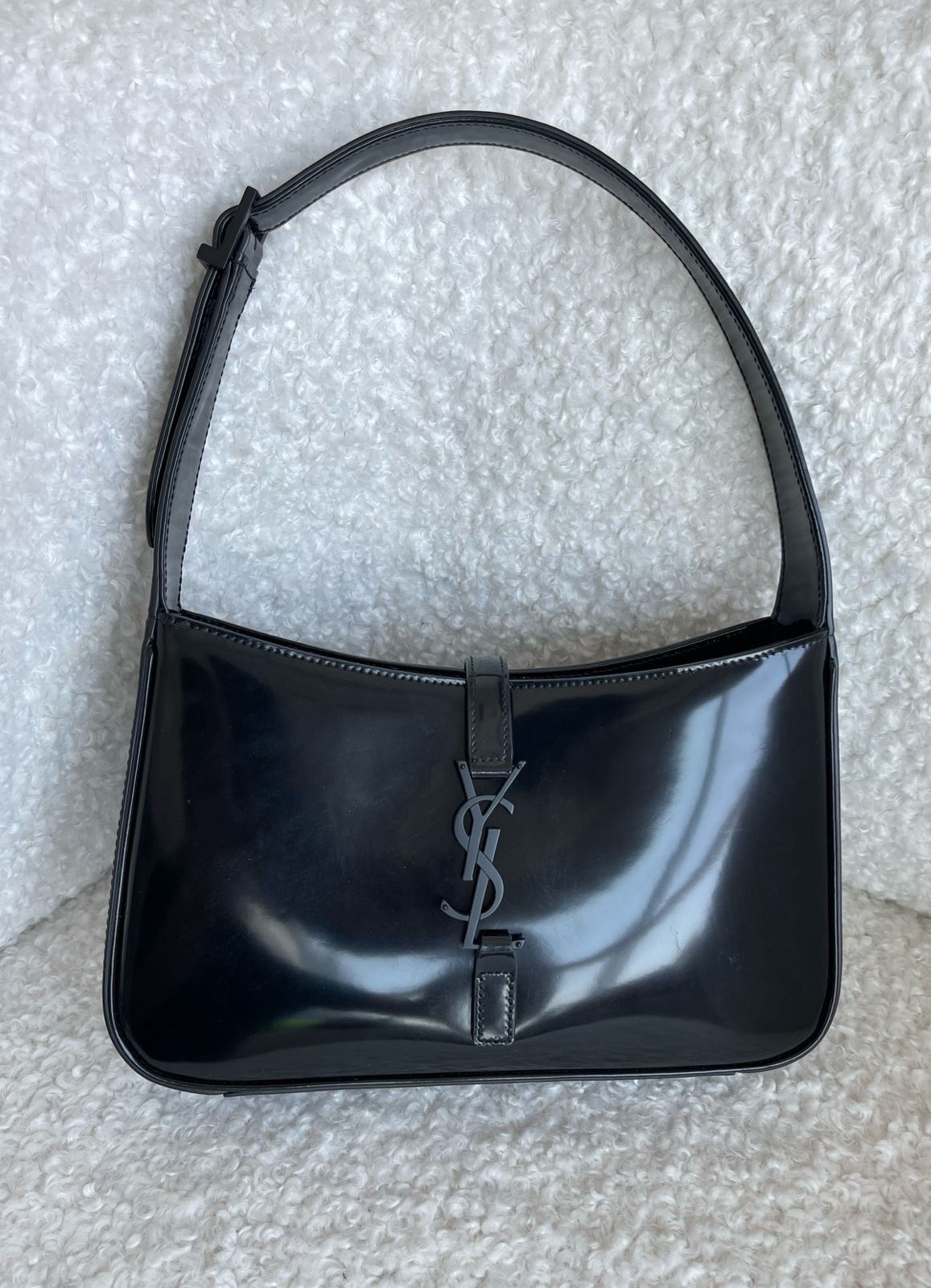 Saint Laurent Black Le 5 A 7 Hobo Patent Leather Bag