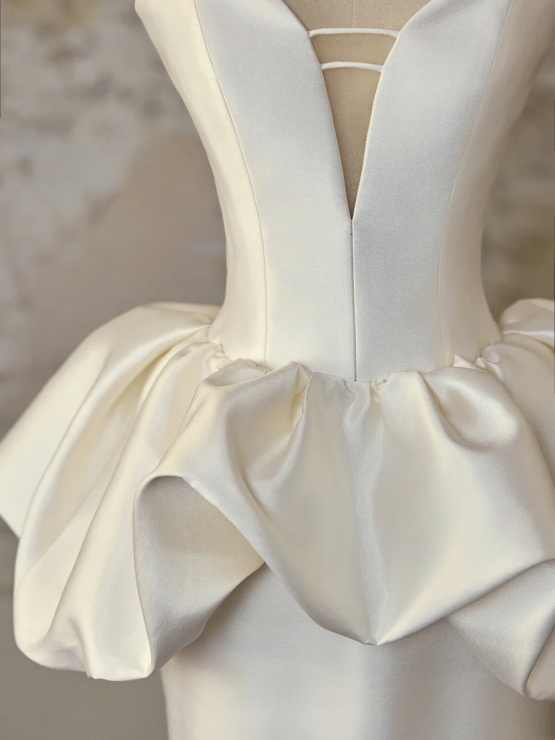 Modest Bridal Gown Mermaid Sweetheart Sleeveless Satin Long Ivory Wedding Dresses Elegant Bridal Gowns DH1130