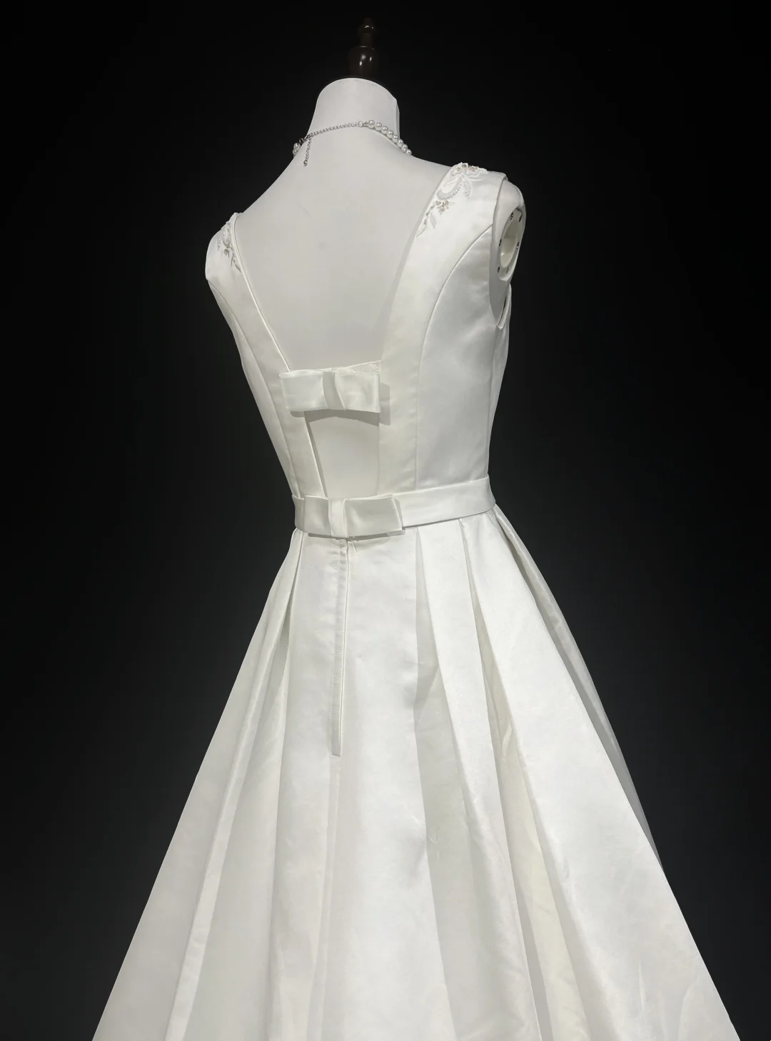 Unique Bridal Gown Ball Gown Square Neck Long White Satin 70s Wedding Dresses Vintage Bridal Gowns DH1146