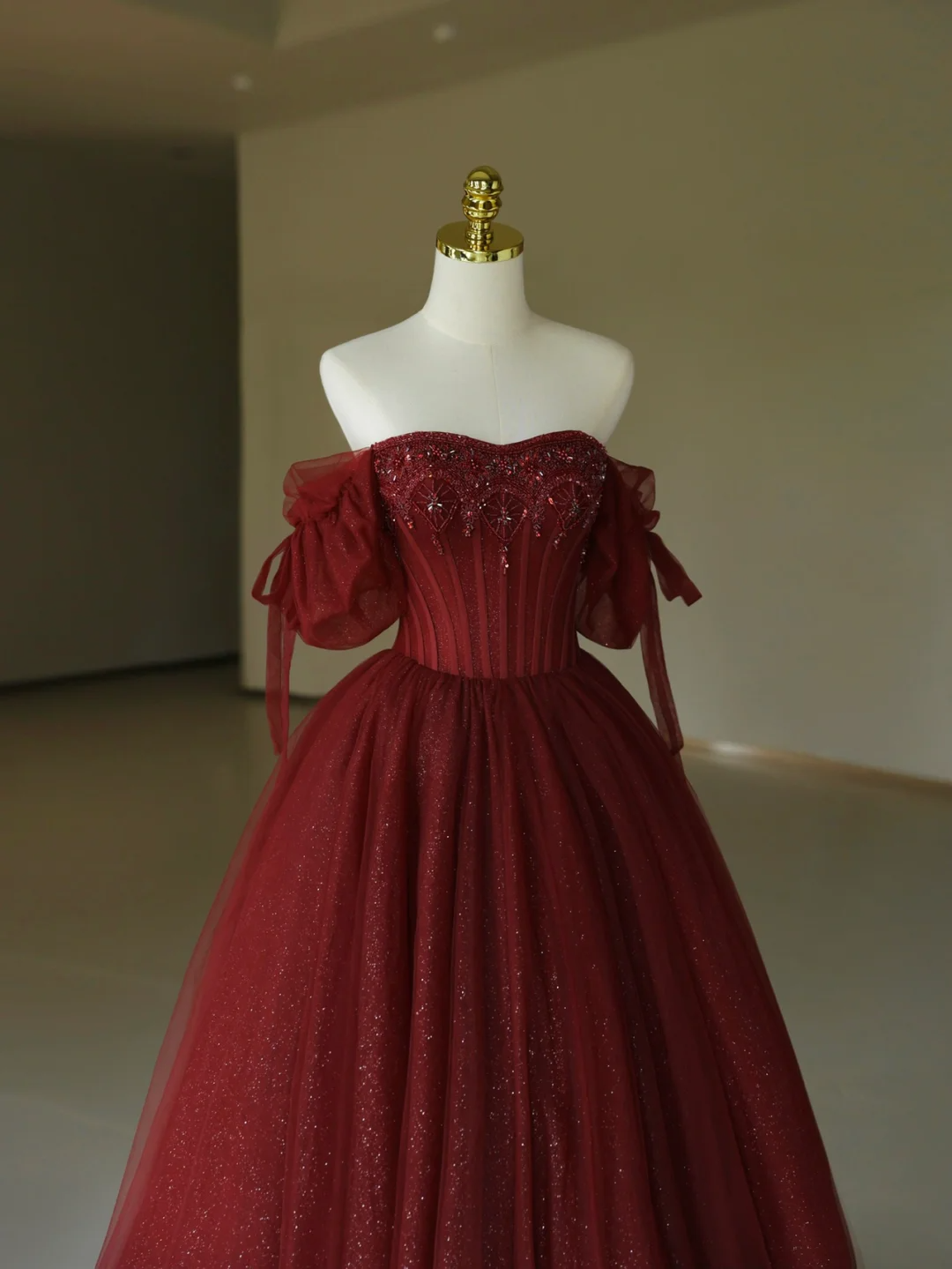 Pretty Ball Gown Off The Shoulder Burgundy Tulle Long Quinceanera Dress Formal Gowns Vestido De 15 Anos Sweet 16 Dress DH1286