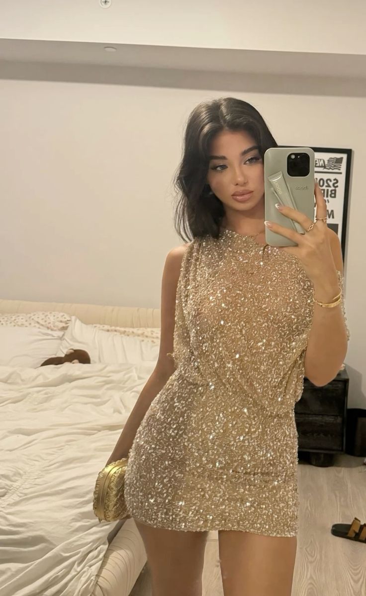 Aesthetic Sheath Scoop Champagne Sequin Formal Tight Homecoming Dress Middle School Short 18th Birthday Outfits Graduation Dress Hoco Dresses DH2138