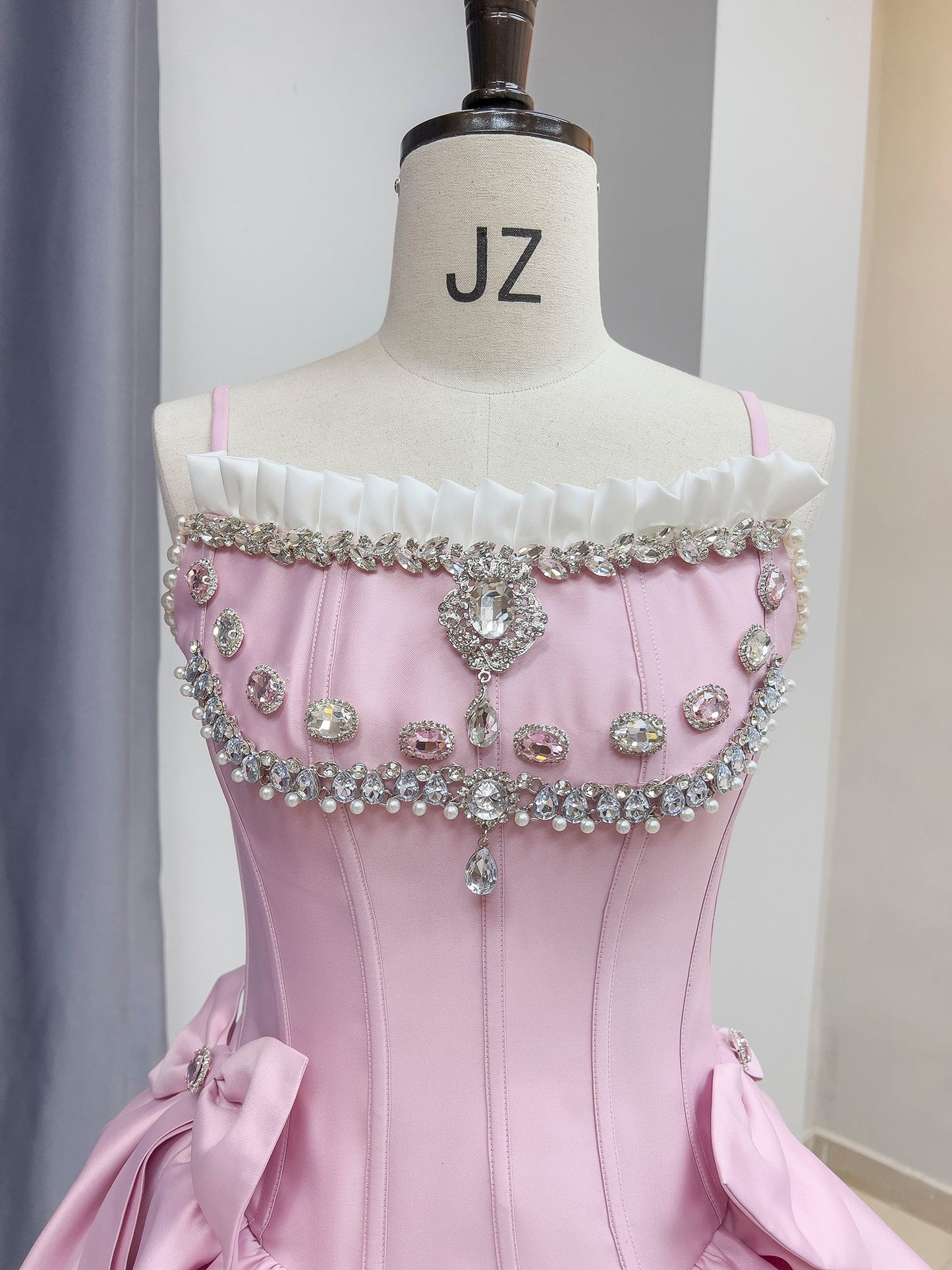 Modest Ball Gown Spaghetti Straps Satin Short Formal Homecoming Dress Middle School Short 18th Birthday Outfits Graduation Dress Cocktail Dresses DH2289