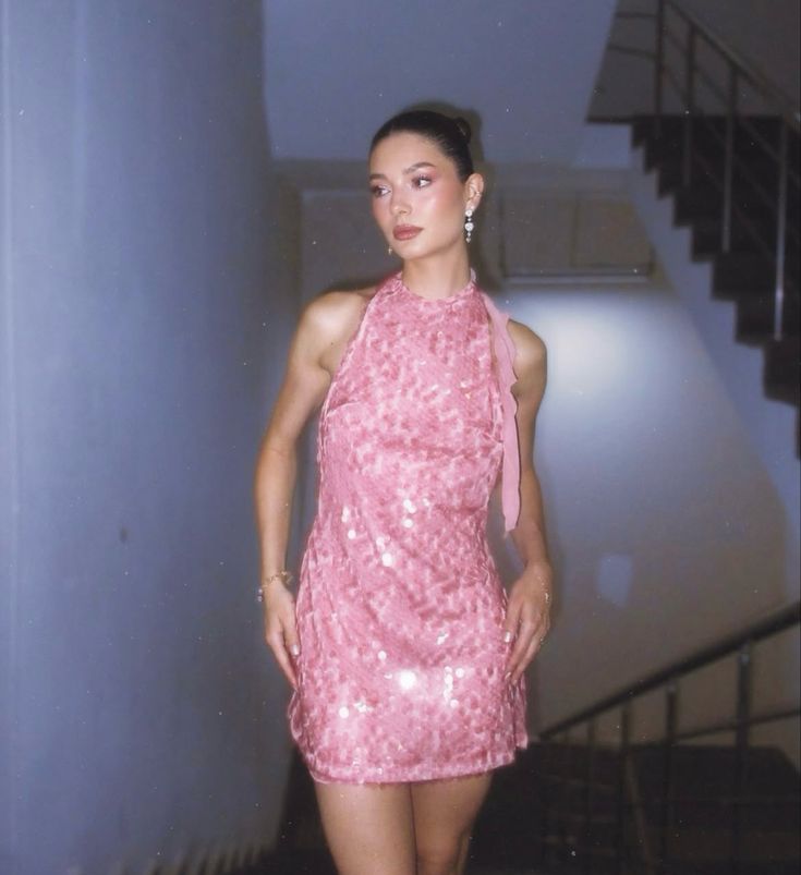 Cute A Line Halter Pink Sequin Formal Homecoming Dresses 18th Birthday Outfits Graduation Dress Short Mini Hoco Dresses DH2510