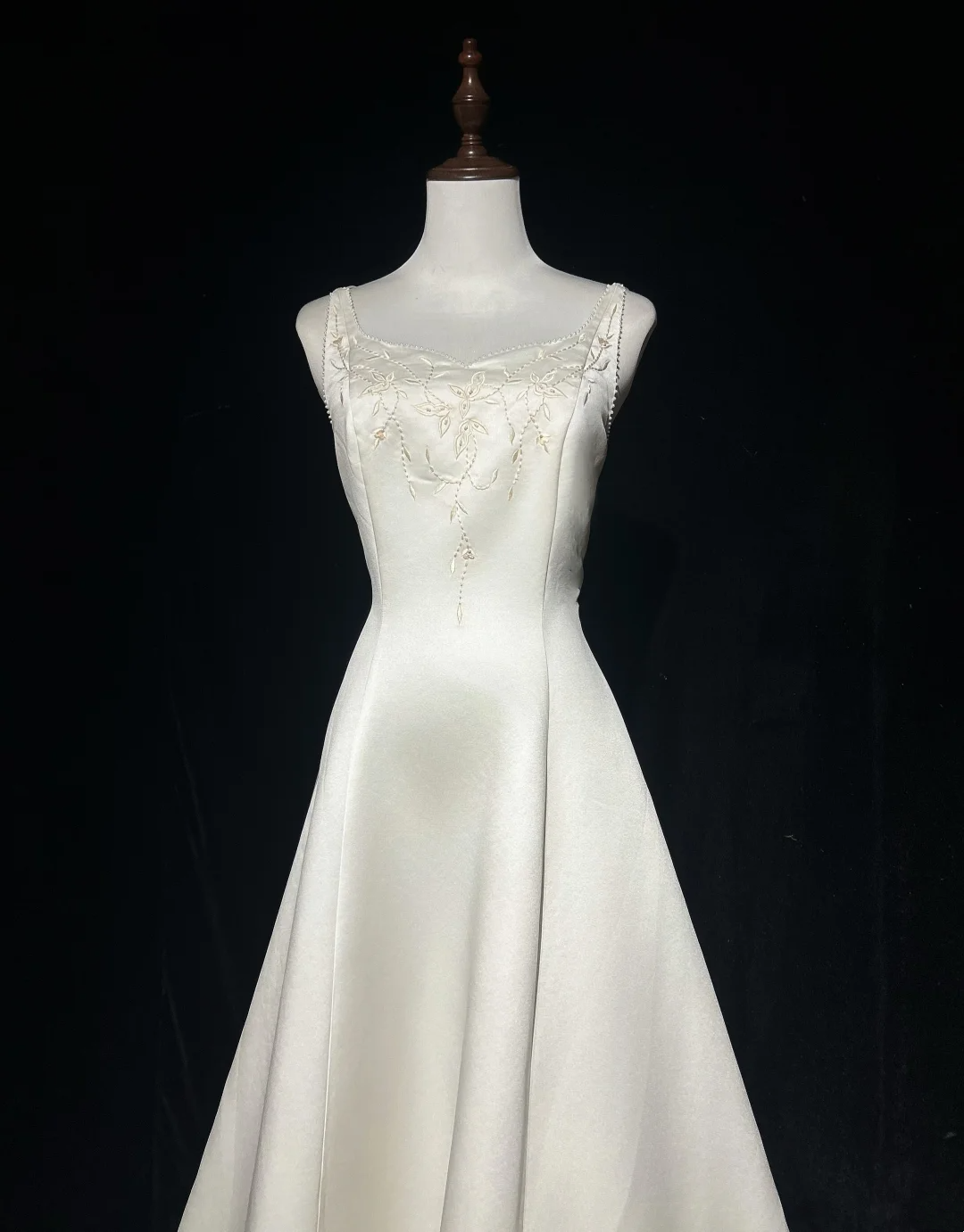 Vintage Bridal Dress Ball Gown Square Ivory Satin Long Wedding Dress Retro Wedding Dresses Modest Wedding Gowns DH2651