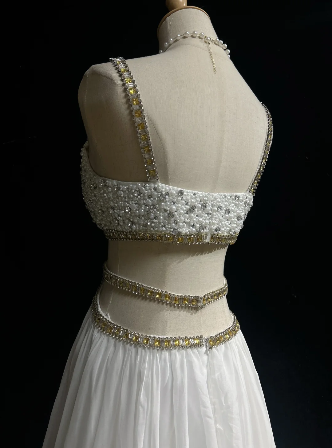 Retro A Line V Neck White Chiffon With Silver Gold Beads Long Flowers Prom Dresses Party Dress 21st Birthday Outfits Prom Gowns DH2662