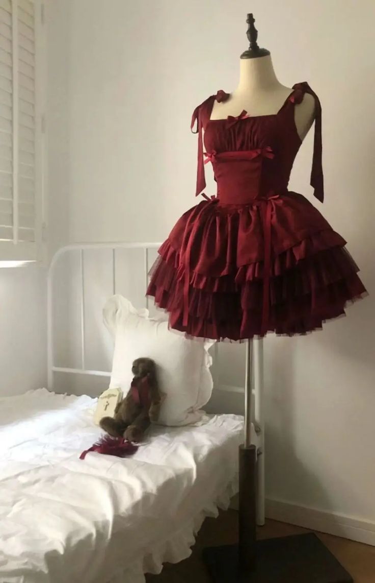 Pretty Ball Gown Spaghetti Straps Burgundy Short Formal 8th Grade Homecoming Dresses Summer Middle School Hoco Dress 6th Grade Graduation Outfits 21st Birthday Dress DH501
