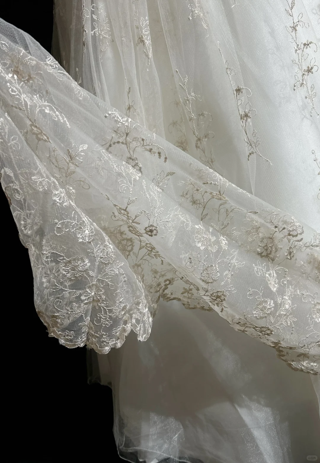 Classic Bridal Gown Ball Gown Square Neck Short Sleeves Tulle White Wedding Dresses Vintage Bridal Gowns DH651