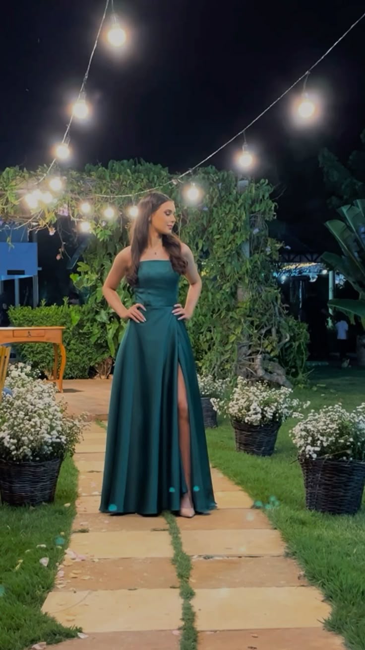 Elegant A Line Spaghetti Straps Green Satin Long Prom Dresses Party Dress Summer 20th Birthday Outfits 18th Birthday Dresses DH761