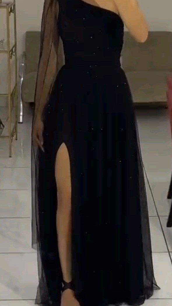 Elegant A line One Shoulder Black Slit Tulle Prom Dresses Party Dress Summer 20th Birthday Outfits 18th Birthday Dresses DH785