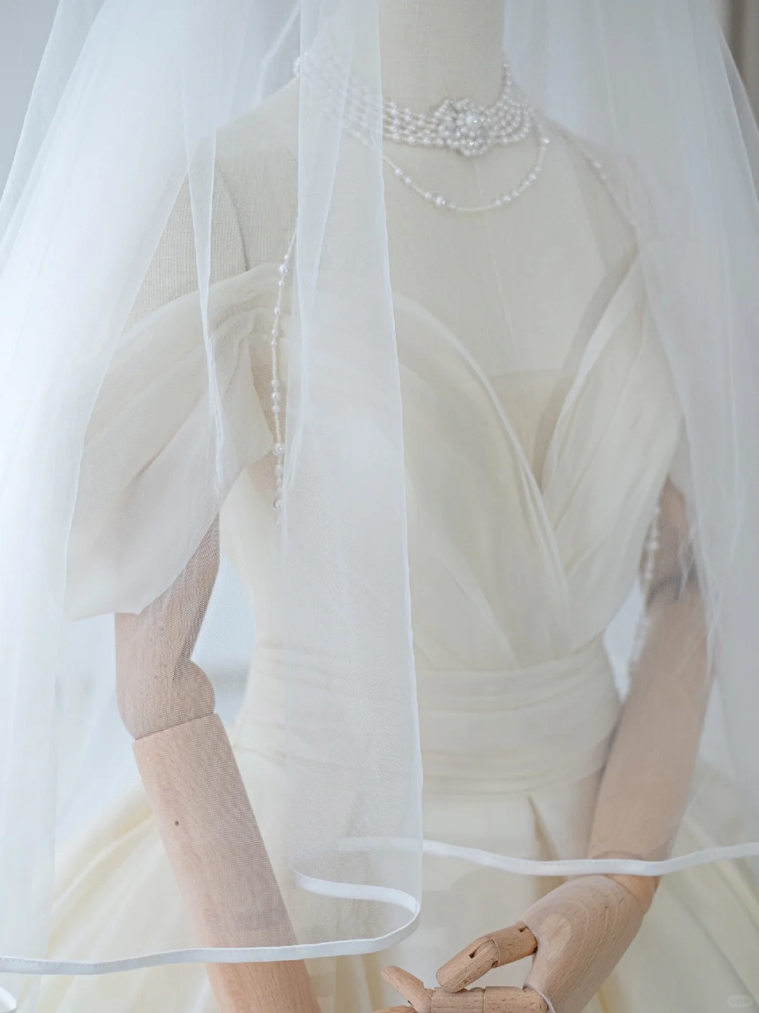 Timeless Bridal Gown Ball Gown Off The Shoulder Satin Long White Wedding Dresses Elegant Bridal Gowns DH879