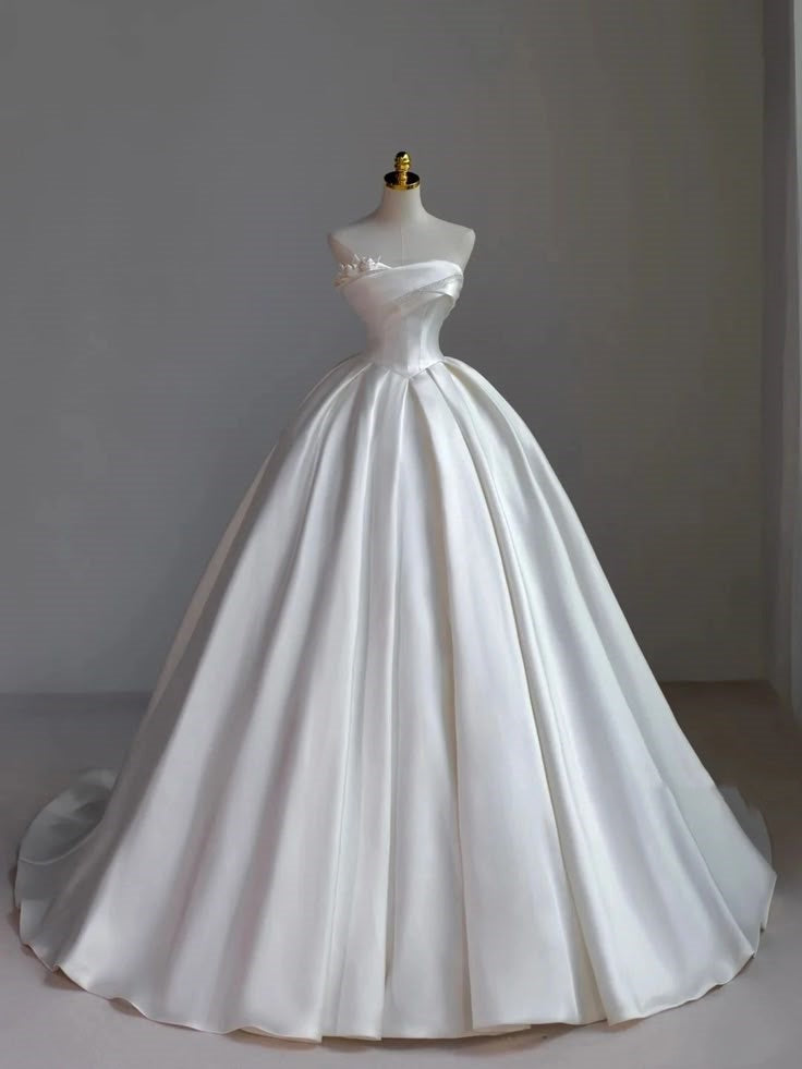Princess Bridal Dress Ball Gown Strapless Sleeveless Satin White Wedding Dresses Elegant Bridal Gowns DH921