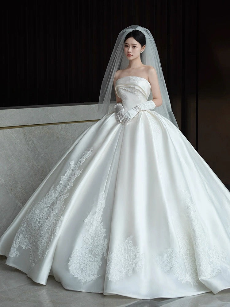 Princess Bridal Dress Ball Gown Strapless Sleeveless Lace White Appliques Wedding Dresses Pretty Bridal Gowns DH958