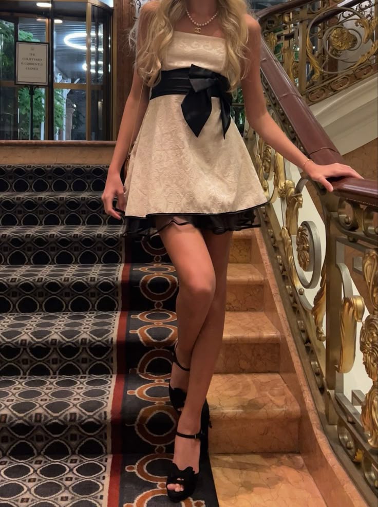 Pretty A line Strapless Champagne Lace Sleeveless Summer Birthday Dress Hoco Dress Birthday Outfit 19th Birthday Mini Cocktail Dresses DP1144