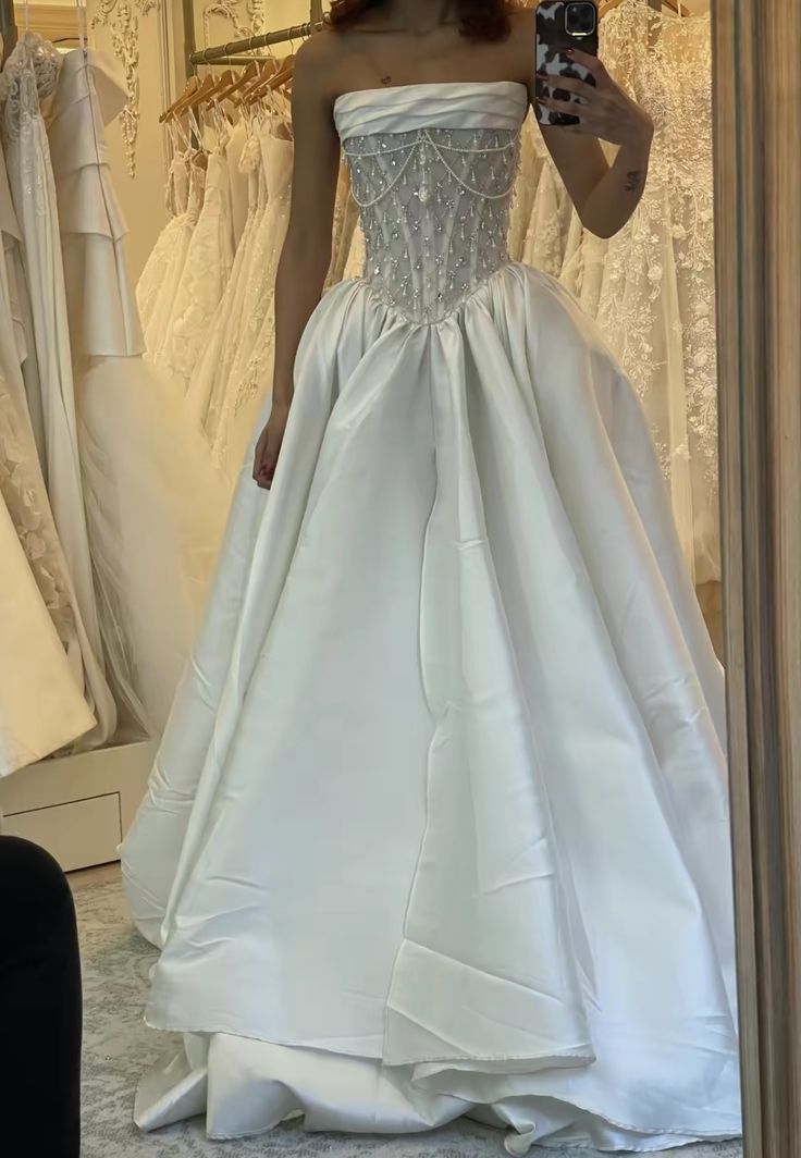 Ethereal Wedding Dress Ball Gown Strapless Satin White Beads Wedding Dresses Corset Bridal Gowns DP1204