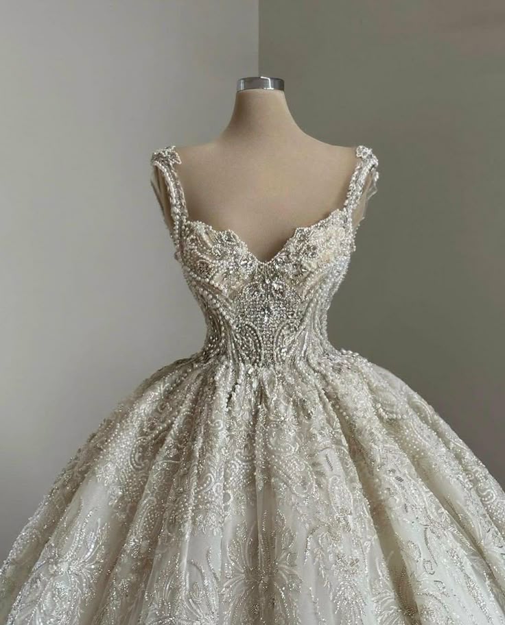 Classic Bridal Gown Ball Gown Spaghetti Straps Sequin White Wedding Dresses Minimalist Bridal Gowns DP1330