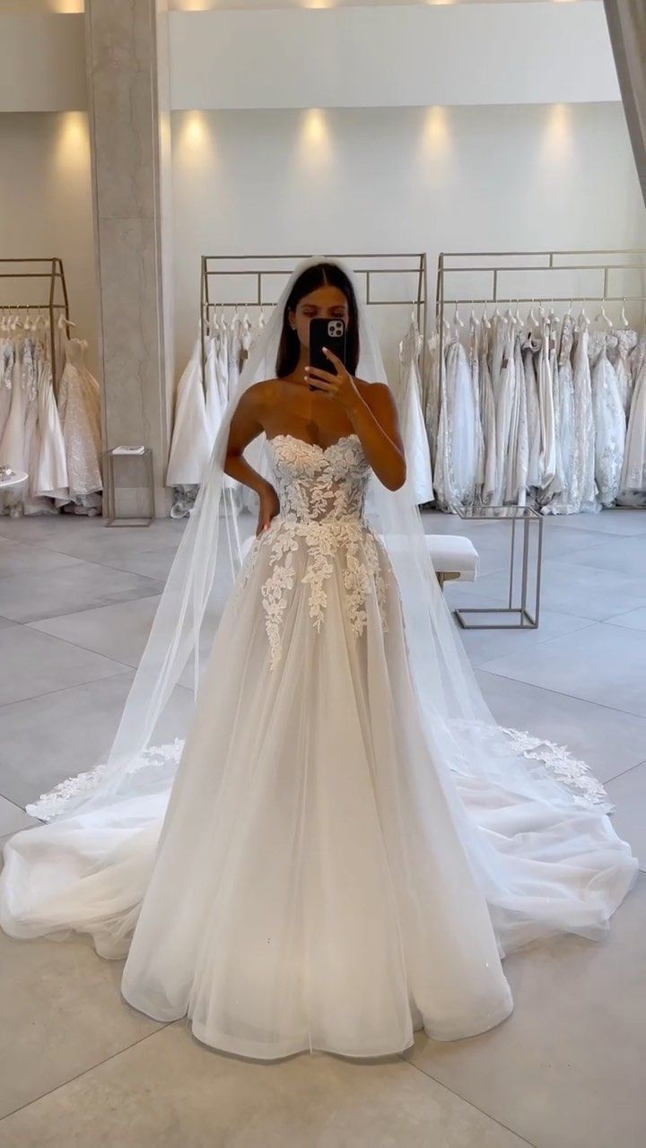 Classic Bridal Gown A line Sweetheart Lace White Wedding Dresses Minimalist Bridal Gowns DP1375