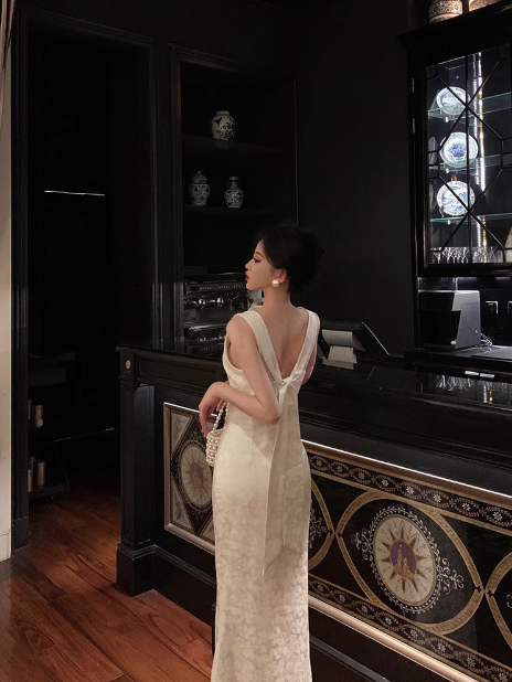 Elegant Sheath White Floral Satin Sleeveless 23rd Birthday Dress Party Gown Birthday Outfits Birthday Dress Ideas For Women DP1416