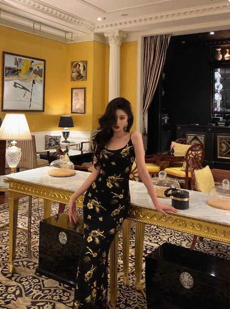 Elegant Sheath Black Floral Satin Sleeveless 23rd Birthday Dress Party Gown Birthday Outfits Birthday Dress Ideas For Women DP1418