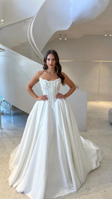 Classic Bridal Dress Ball Gown Strapless Satin White Wedding Dresses Minimalist Bridal Gowns DP1602