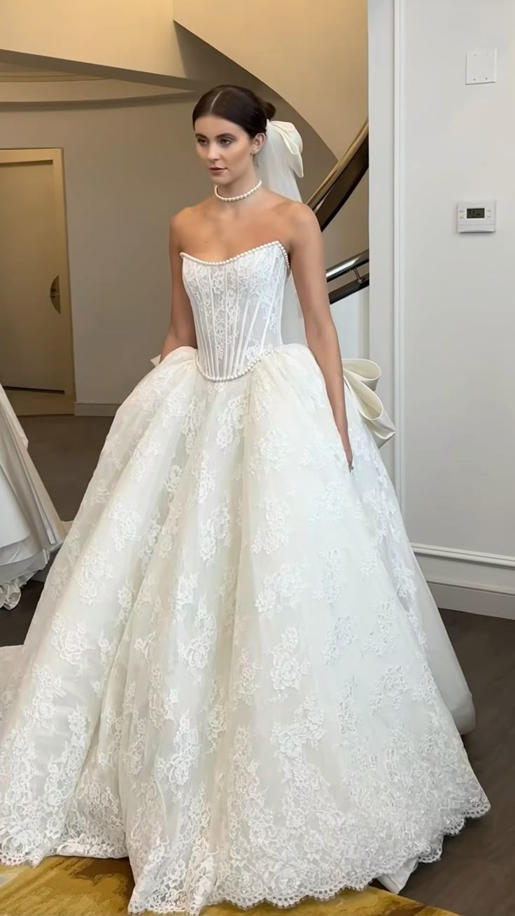 Elegant Bridal Dress Ball Gown Sweetheart White Lace Wedding Dresses Minimalist Bridal Gowns With Pearls DP1606