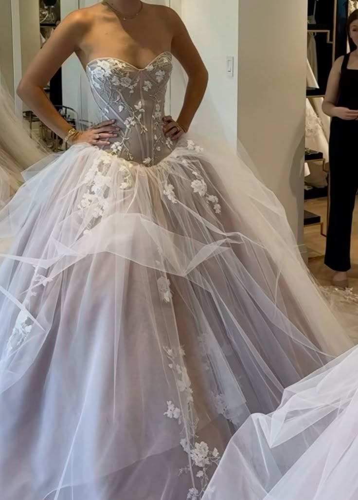 Elegant Bridal Dress Ball Gown Sweetheart White Tulle Wedding Dresses Minimalist Bridal Gowns With Pearls DP1617