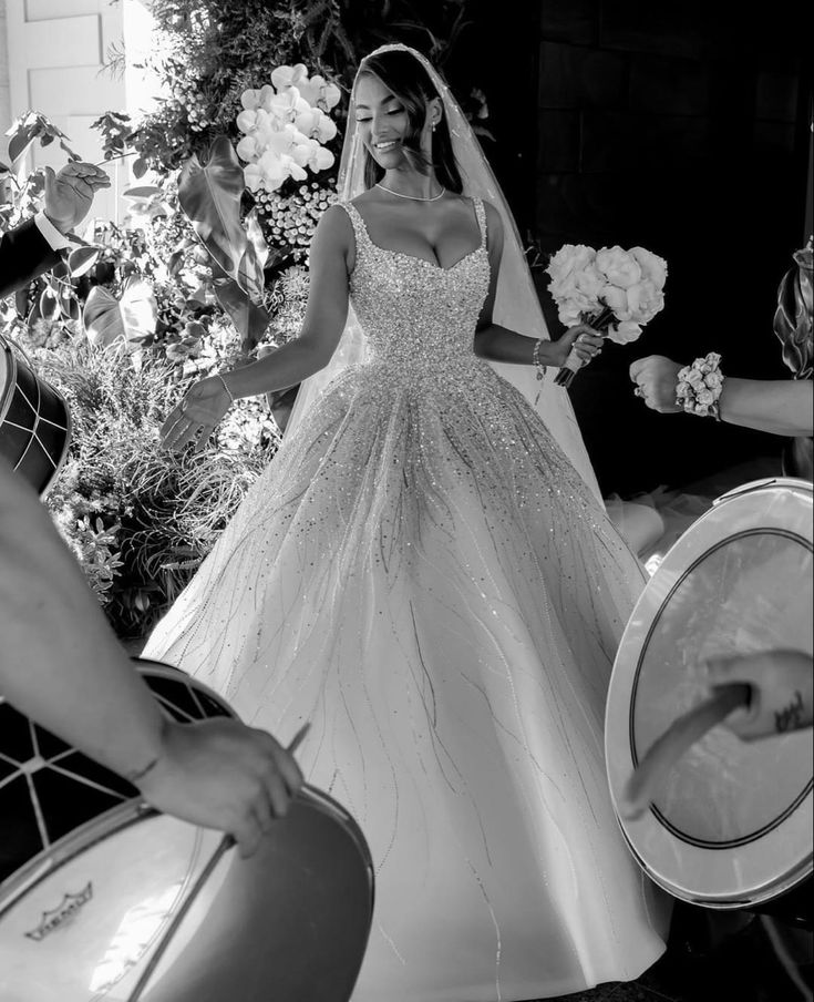 Pretty Wedding Dress Ball Gown Straps Sequin White Wedding Dresses Bridal Gowns DP1623